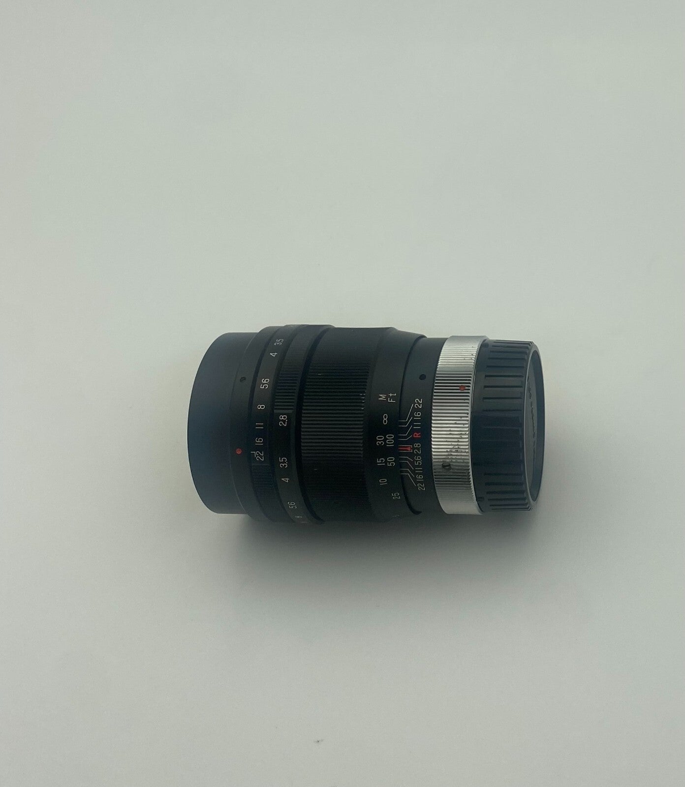 VIVITAR 28-105mm F 3.5-4.5 Macro Focusing Zoom MC lens