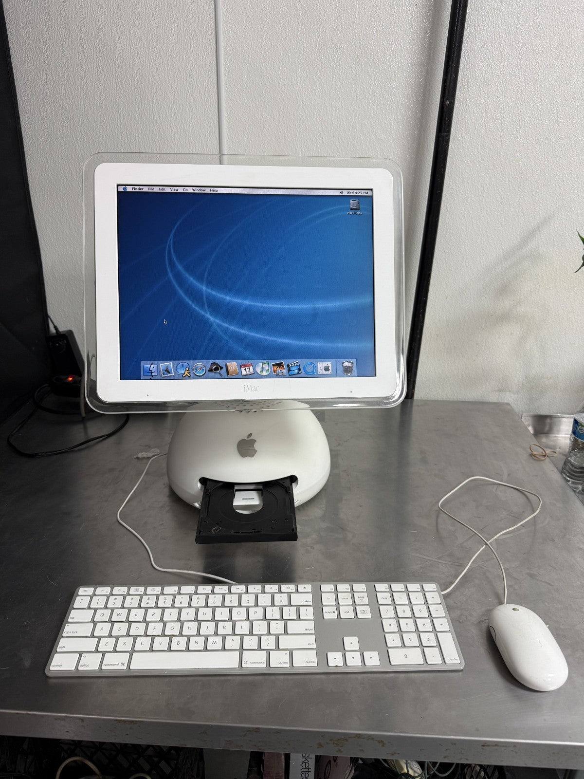 Apple iMac G4 15” Flowerpot – Clean, Boots to OS X – Mouse, Keyboard Incl