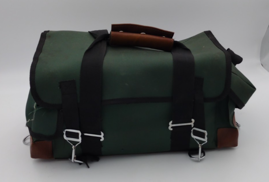 Minolta XG-9, Flash, Converter, Winder, Albinar MC Auto Zoom, Bag